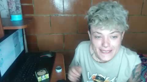 Megan and sophi online show from April 21, 1:42 am