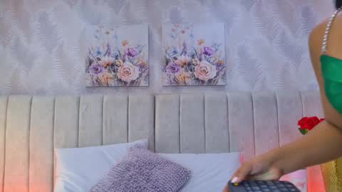 Carolina Paez online show from November 28, 2:24 pm