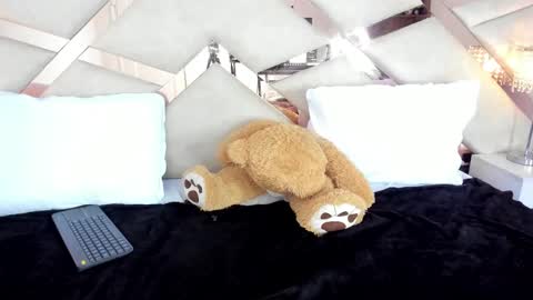     online show from October 2, 5:23 pm