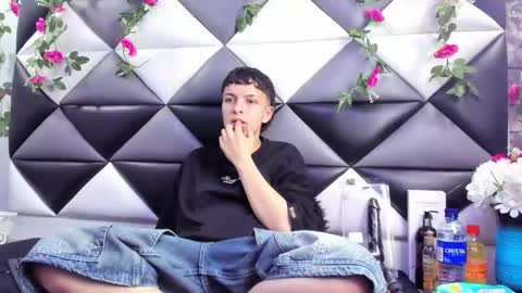 Snapshot of megan_thompsonn_ chatting on October 18, 2:38 am megan_thompsonn_ online show from October 18, 2:38 am