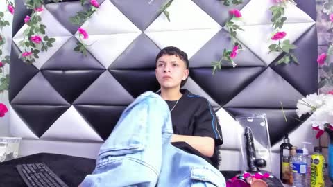 Snapshot of megan_thompsonn_ chatting on October 9, 2:39 am megan_thompsonn_ online show from October 9, 2:39 am