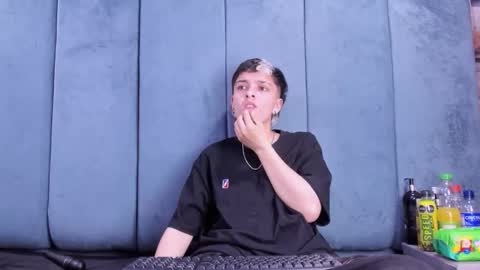 megan_thompsonn_ online show from April 22, 2:52 am