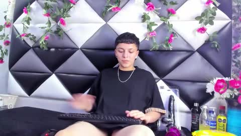 megan_thompsonn_ online show from December 4, 2:44 am