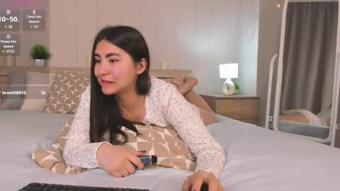 Snapshot of megan_williamms chatting on September 25, 9:27 am Megan online show from September 25, 9:27 am