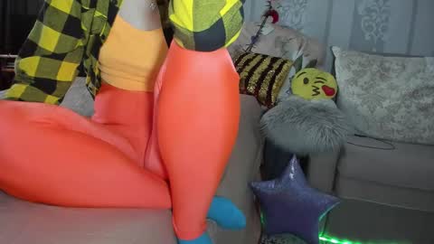 Nicki--------- Welcome to my Room online show from November 20, 8:57 am