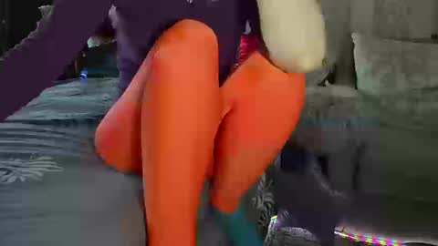 Nicki--------- Welcome to my Room online show from March 5, 8:23 am