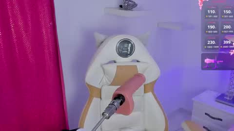 Snapshot of megann__up chatting on September 15, 7:32 am Megan  online show from September 15, 7:32 am