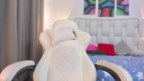 Megan Queen online show from July 3, 12:32 pm