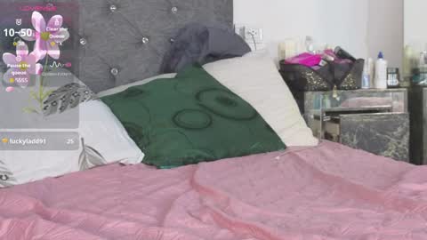 Meghan  online show from April 5, 9:34 pm