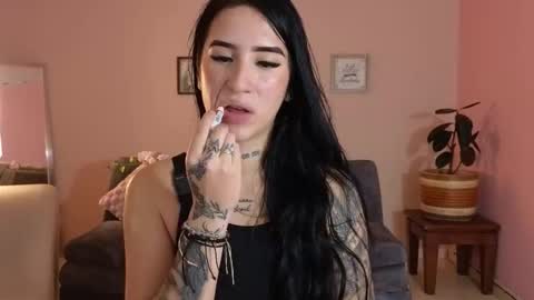 Mei online show from October 31, 4:07 pm