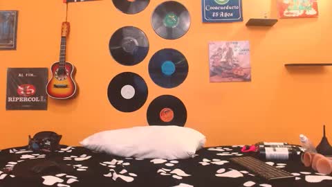 MEIS online show from October 24, 2:23 am