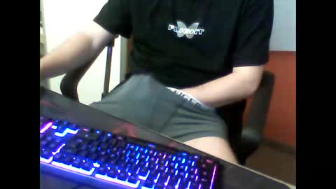 Snapshot of meks5544 chatting on February 26, 10:36 pm meks5544 online show from February 26, 10:36 pm