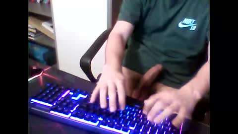 Snapshot of meks5544 chatting on February 25, 6:44 pm meks5544 online show from February 25, 6:44 pm