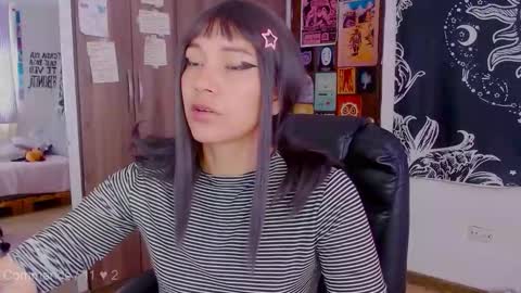 Melissa  -  -  Please help me to reach 100 thumbs up online show from October 16, 4:28 pm