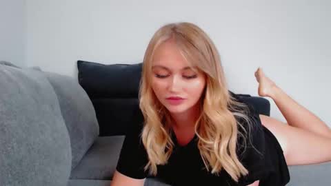 Melania online show from October 24, 10:05 am