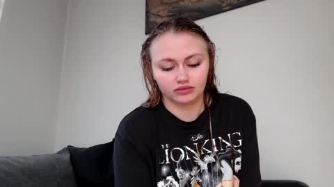 Snapshot of melani_a chatting on January 23, 11:04 am Melania online show from January 23, 11:04 am
