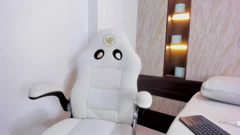 Melanie  online show from May 30, 4:11 am