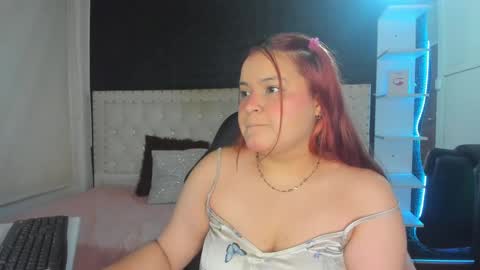 Snapshot of melanie_hh chatting on February 25, 4:14 am Melanie  online show from February 25, 4:14 am