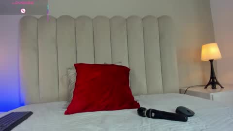 Melanie online show from November 9, 8:00 pm