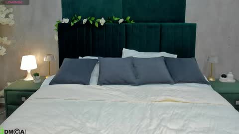 Melanie online show from November 25, 1:15 am