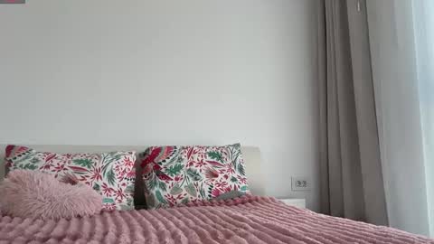 melaniebell24 online show from October 23, 10:17 am