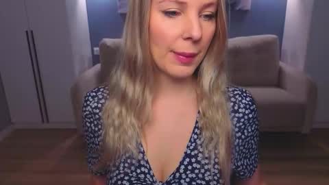 Melanie Bennett online show from March 20, 6:18 am