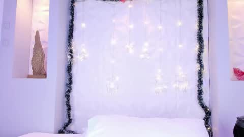 Melanie online show from December 4, 11:54 am