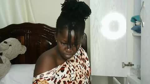 melanin_juicey8 online show from May 18, 5:35 am