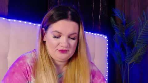 melanniebrown online show from April 3, 4:41 am