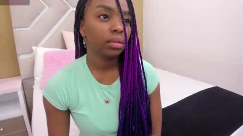 Snapshot of melany_ebonyy chatting on February 24, 11:21 am Melanie online show from February 24, 11:21 am