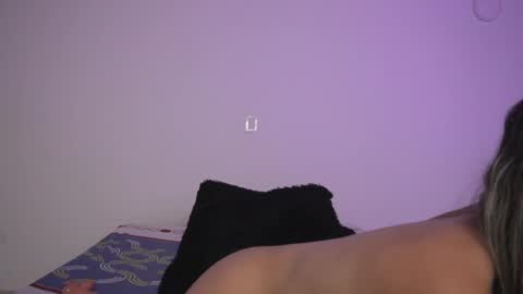 melany online show from February 7, 2:51 am