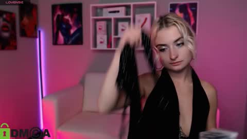 Snapshot of melisa_white1 chatting on September 14, 8:21 pm Melisa online show from September 14, 8:21 pm