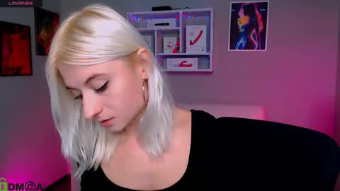 Snapshot of melisa_white1 chatting on October 19, 7:18 pm Melisa online show from October 19, 7:18 pm