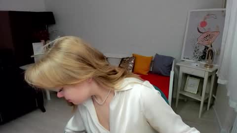 Sophia online show from March 2, 4:17 am