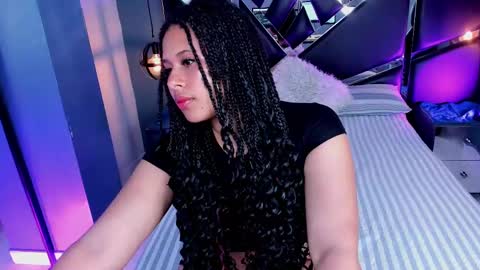 Snapshot of melissa_23_ chatting on February 28, 11:01 pm melissa_23_ online show from February 28, 11:01 pm