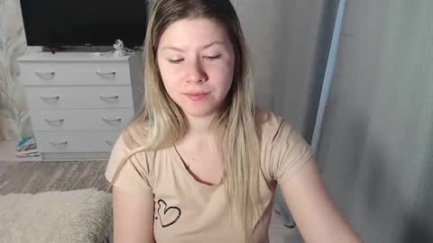 Snapshot of melissa__ray chatting on February 19, 2:33 am Melissa  Ray online show from February 19, 2:33 am