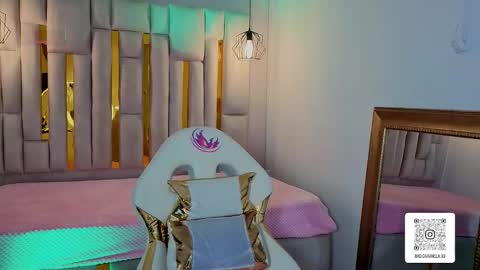 Lissa  online show from December 17, 7:53 pm