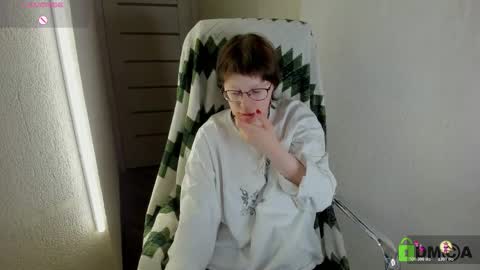 Melissa online show from February 3, 2:53 am