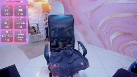 MELISSA online show from November 12, 5:32 am