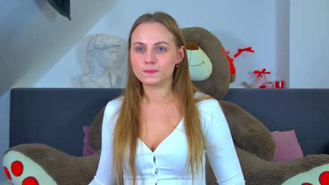 Snapshot of melissamelrey chatting on October 22, 10:29 am MelissaBerry online show from October 22, 10:29 am