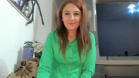 Snapshot of mellbell_ chatting on October 14, 9:07 pm MellyMell online show from October 14, 9:07 pm