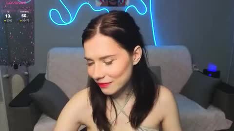 mellhyees online show from February 19, 5:56 pm