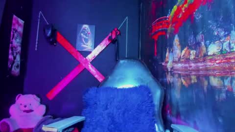 melllks online show from August 1, 10:00 pm