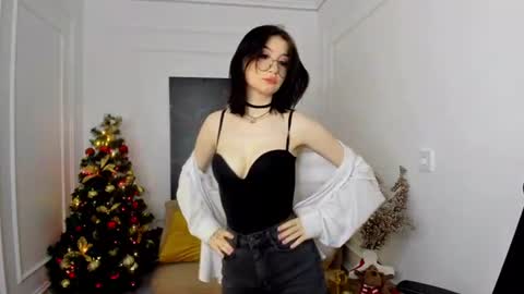 mellsawertyq online show from December 22, 8:04 pm