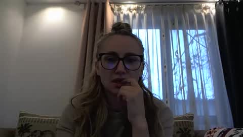 Melly online show from November 4, 8:04 am