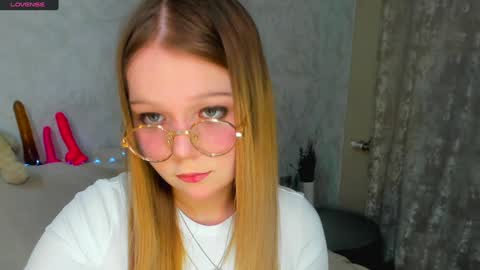 Snapshot of melmooon chatting on January 17, 1:46 pm MelMooon online show from January 17, 1:46 pm