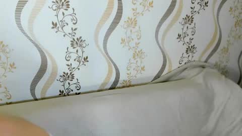 Snapshot of melmooon chatting on October 24, 7:25 pm MelMooon online show from October 24, 7:25 pm