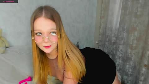 Snapshot of melmooon chatting on January 30, 12:16 pm MelMooon online show from January 30, 12:16 pm