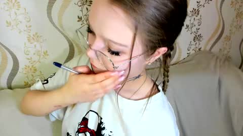 Snapshot of melmooon chatting on September 11, 8:10 pm MelMooon online show from September 11, 8:10 pm