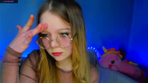 Snapshot of melmooon chatting on February 18, 7:30 pm MelMooon online show from February 18, 7:30 pm